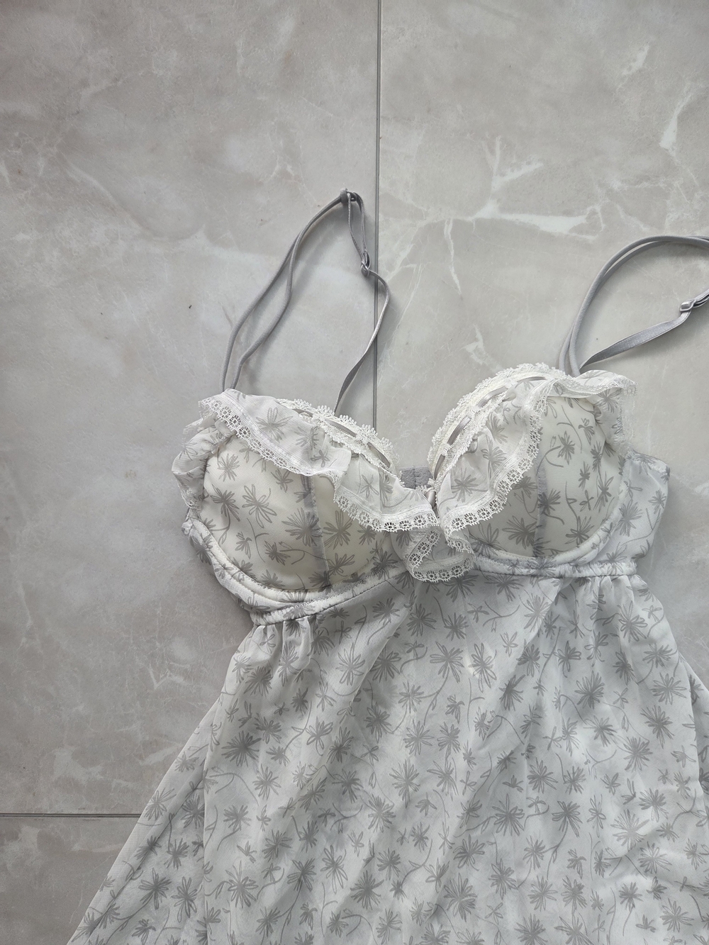 La SENZA White Floral Lace-Trim Chemise - Picture 2 of 5